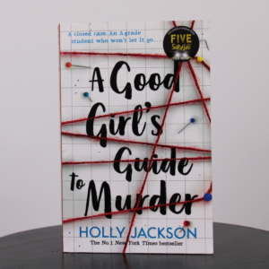 En god piges guide til mord - Bog af Holly Jackson